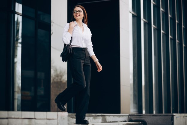 Formal Pants vs Trousers for Women: What’s the Difference?